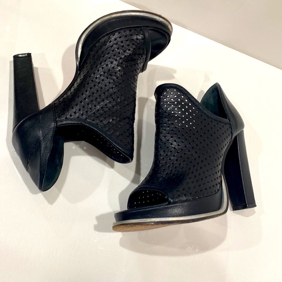Beau Coops Italy Black Perforated Leather Block Heel Open Toe Bootie Size 37 EUC - Picture 9 of 16